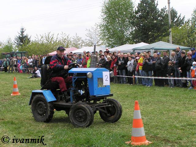 III.traktoriada 8.5.2010 012.JPG